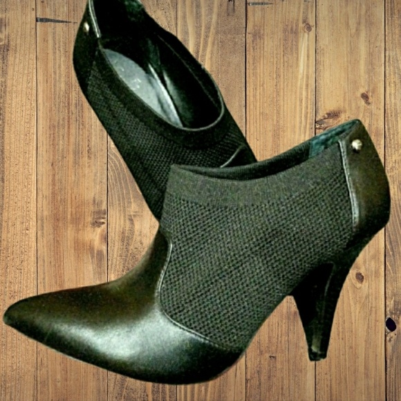 Simply Vera Vera Wang Shoes - Simply Vera black ankle booties